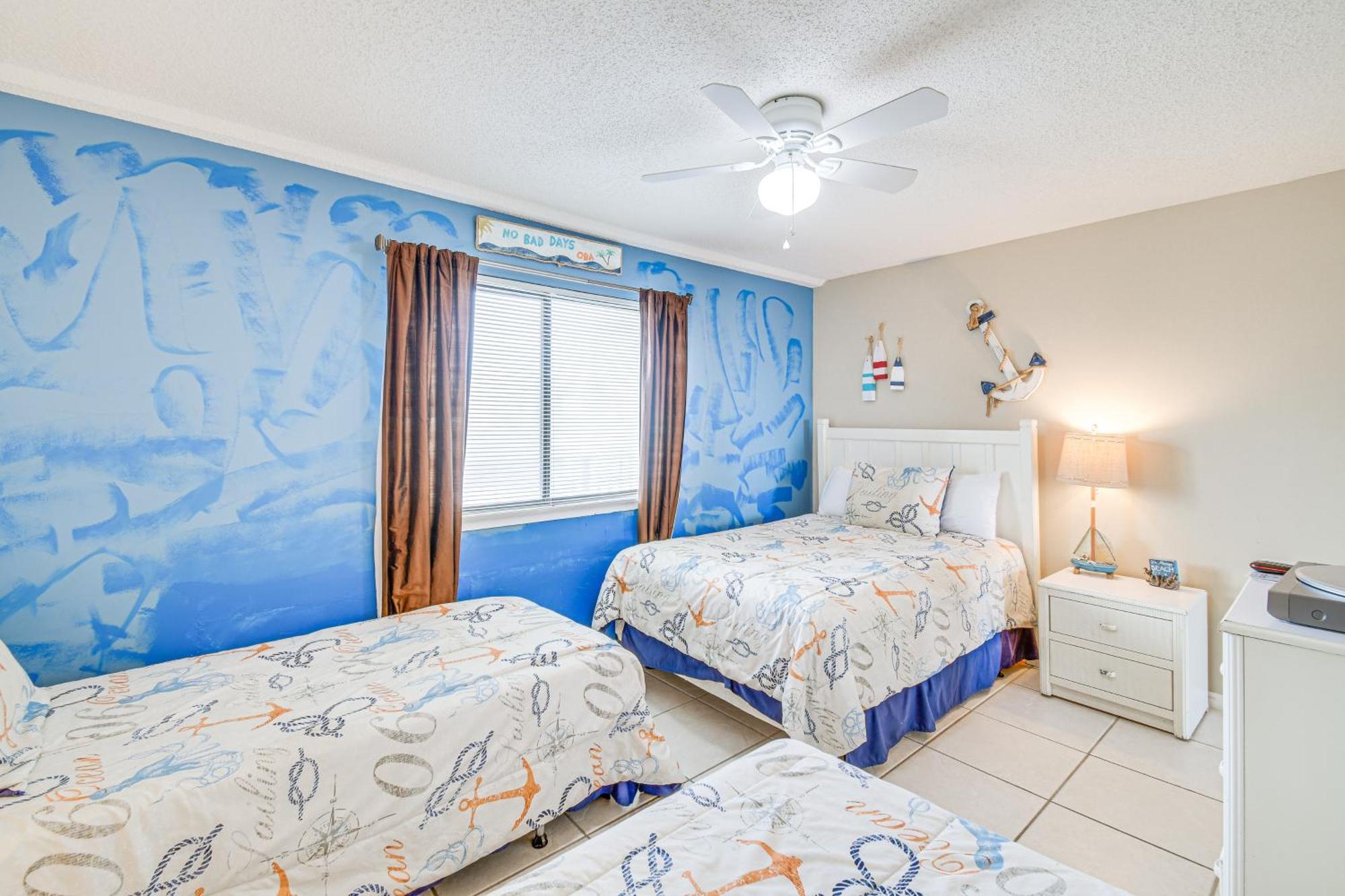 Breezy Orange With Balcony And Water View! Orange Beach